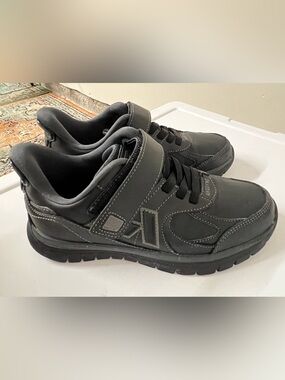 Anodyne No. 31 Orthopedic Work/Walking shoes (no insoles- great for orthotics